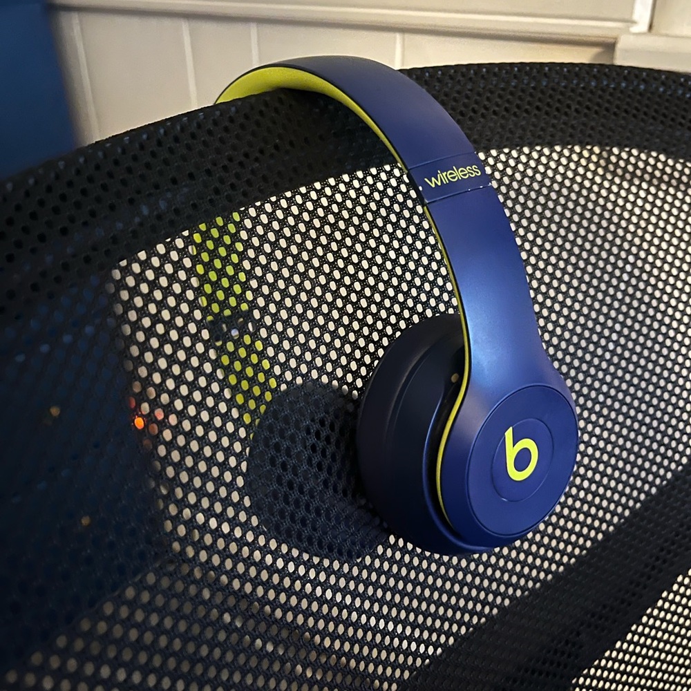 Beats solo3, barely used, in very good condition.